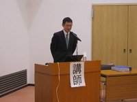 講師