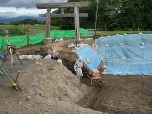 二之丸の調査風景（2012年、北東から）