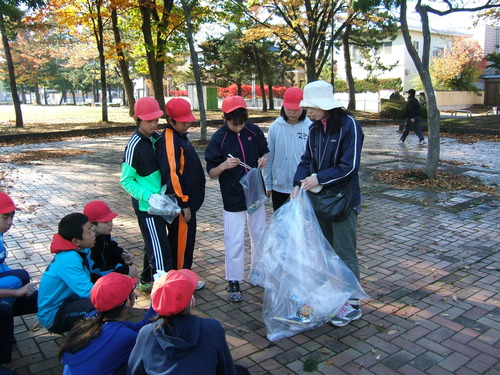 公園清掃６年生